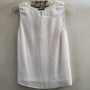 Lord & Taylor White Pleated Blouse XS Sleeveless Underlined